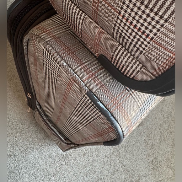 London Fog Checkered Travel Bag Set - Picture 17 of 17